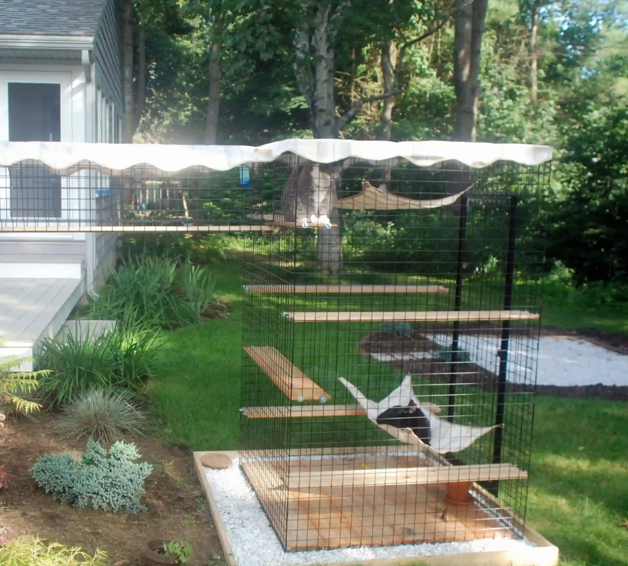 Modular outdoor catio designed for safety and comfort, available at HomePipo.